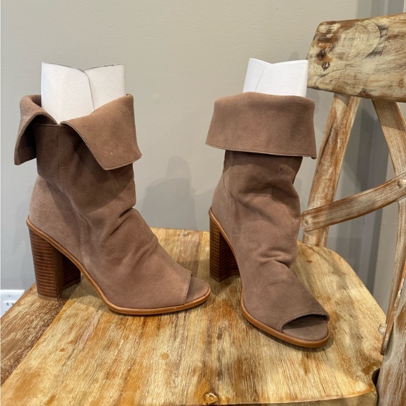 Chinese Laundry Suede Boots. Womens size 7.5 - Picture 1 of 4